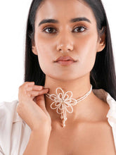 Kvetina Choker  Peach